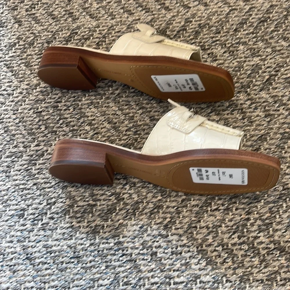 BNWT Vince Camuto Size 7 Shoes - Picture 2 of 2